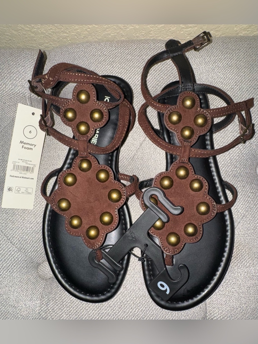No Boundaries studded gladiator sandals, sz 6
